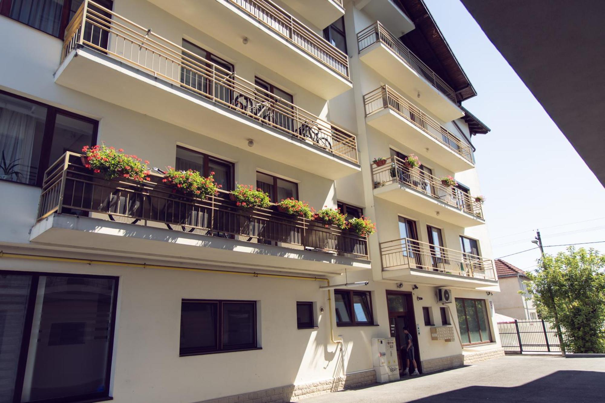 Amber Apartments Sibiu Bagian luar foto