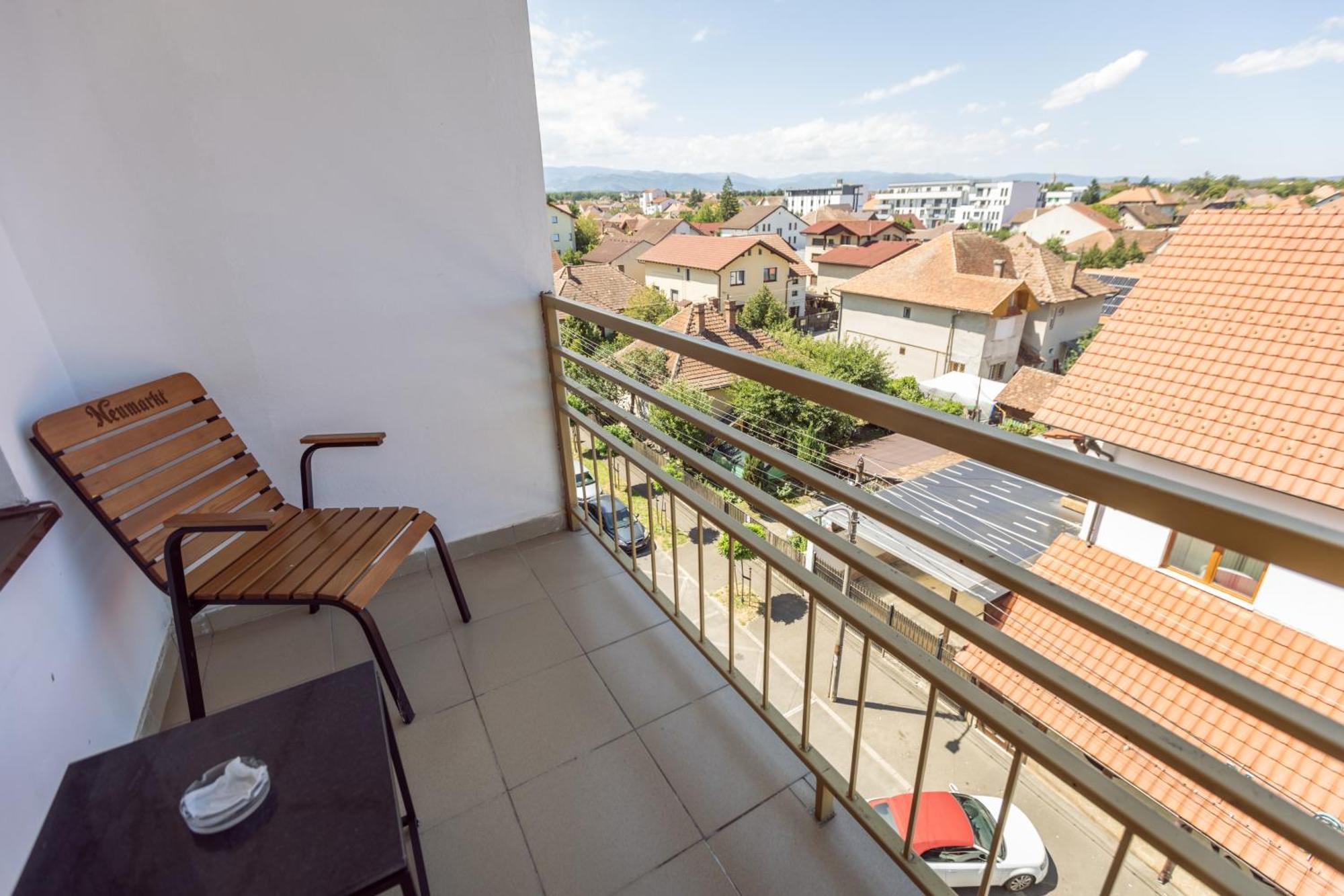 Amber Apartments Sibiu Bagian luar foto